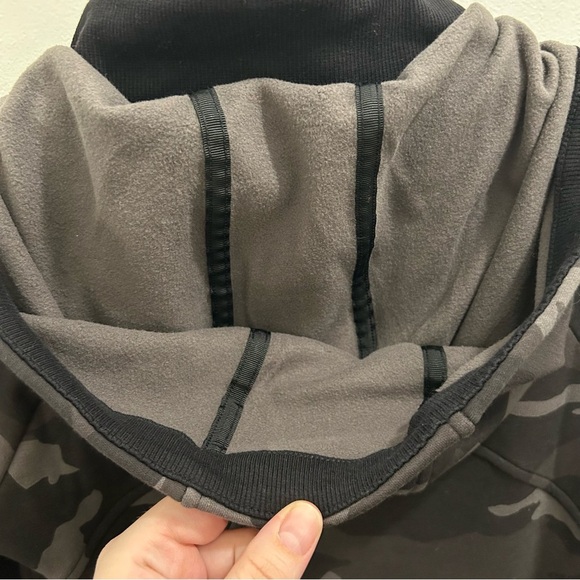 Athleta Triumph Printed Hoodie NWT Small Camouflage black gray sweatshirt - Picture 8 of 13